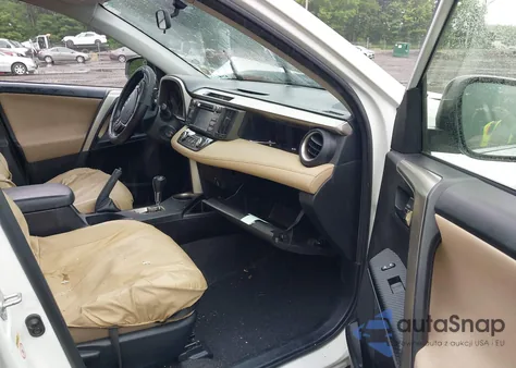 2014 Toyota Rav4 Xle z USA, uszkodzony, nr VIN JTMWFREV4EJ022585